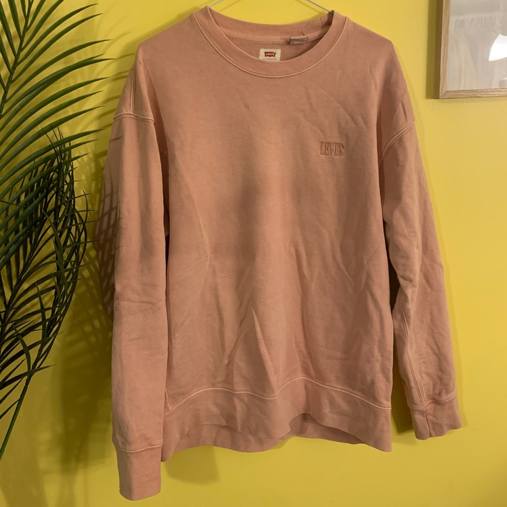 ✨levi’s crewneck✨